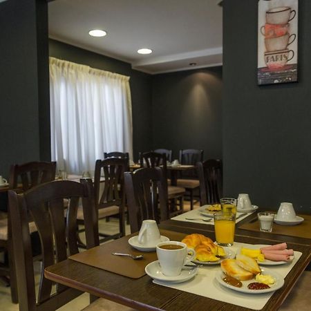 Hotel Cueva De Las Manos เปริโต โมเรโน ภายนอก รูปภาพ